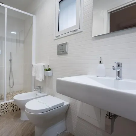 Affittacamere Le Del Duomo House 4*